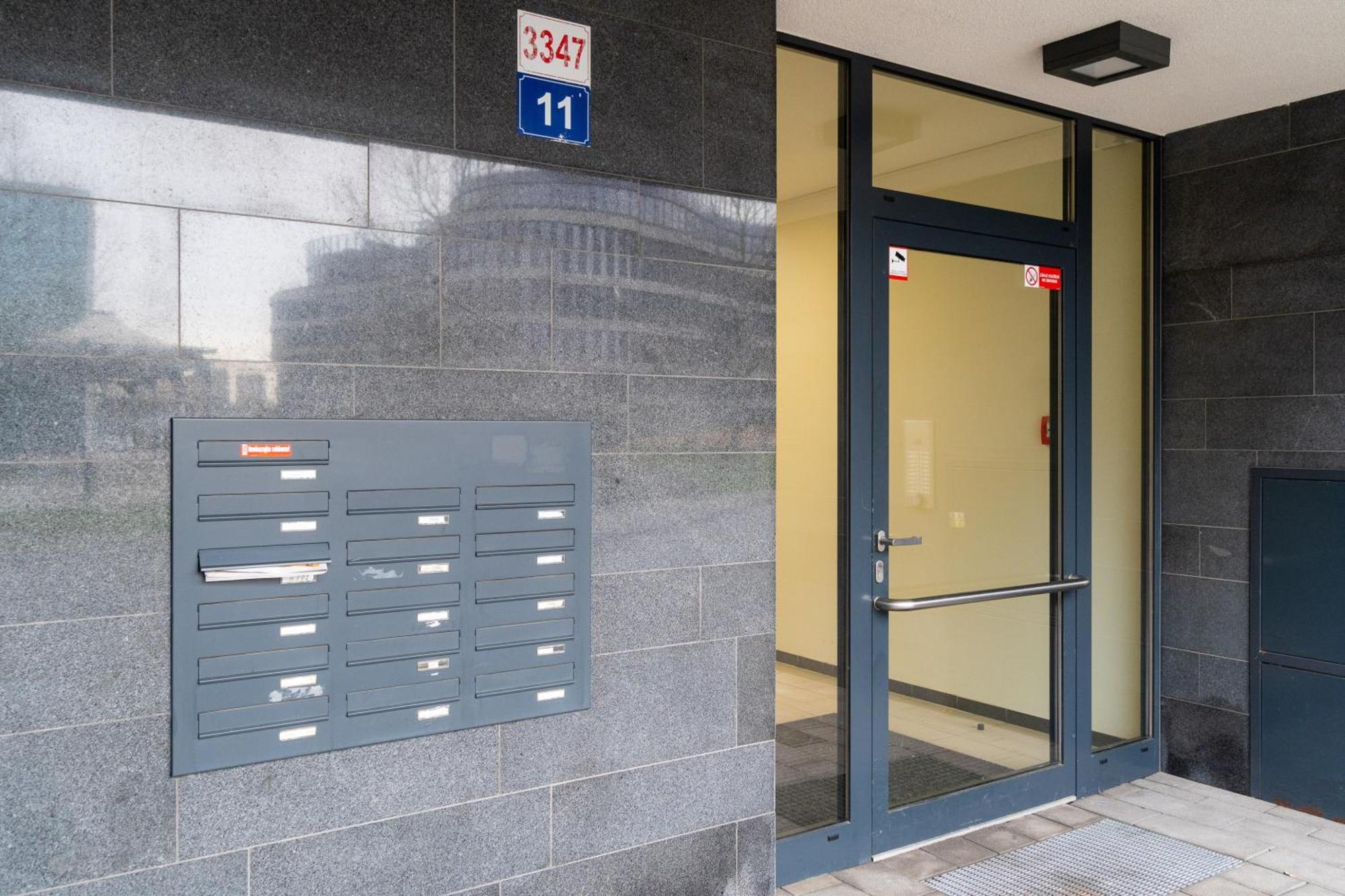 Bnb New Beautiful Apartment In The Center Of Ostrava With Option Garage Parking Exterior foto