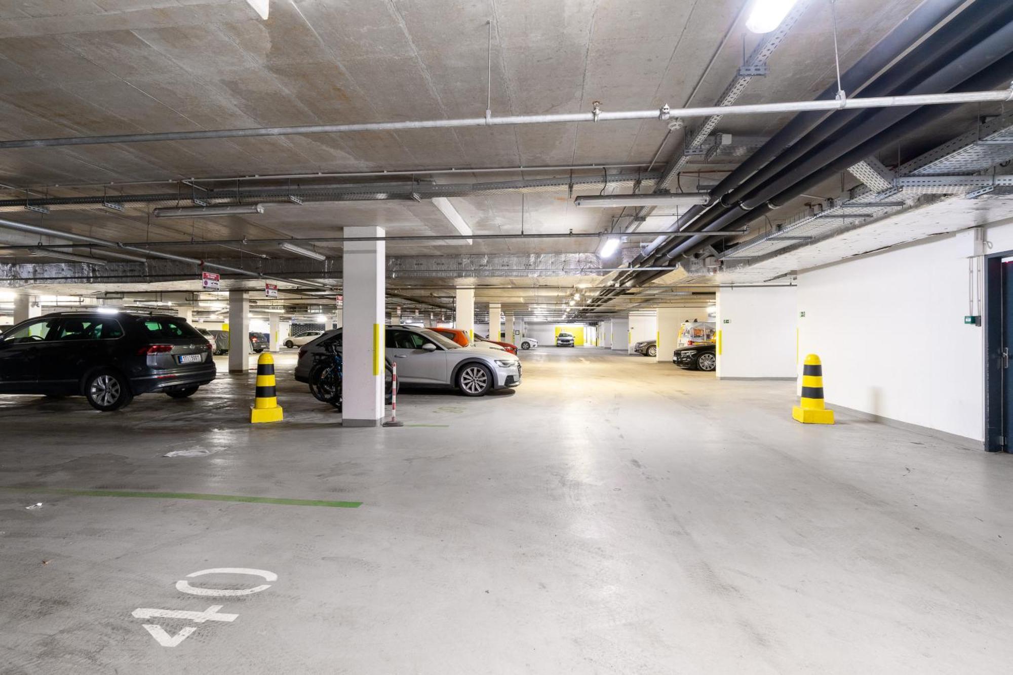 Bnb New Beautiful Apartment In The Center Of Ostrava With Option Garage Parking Exterior foto