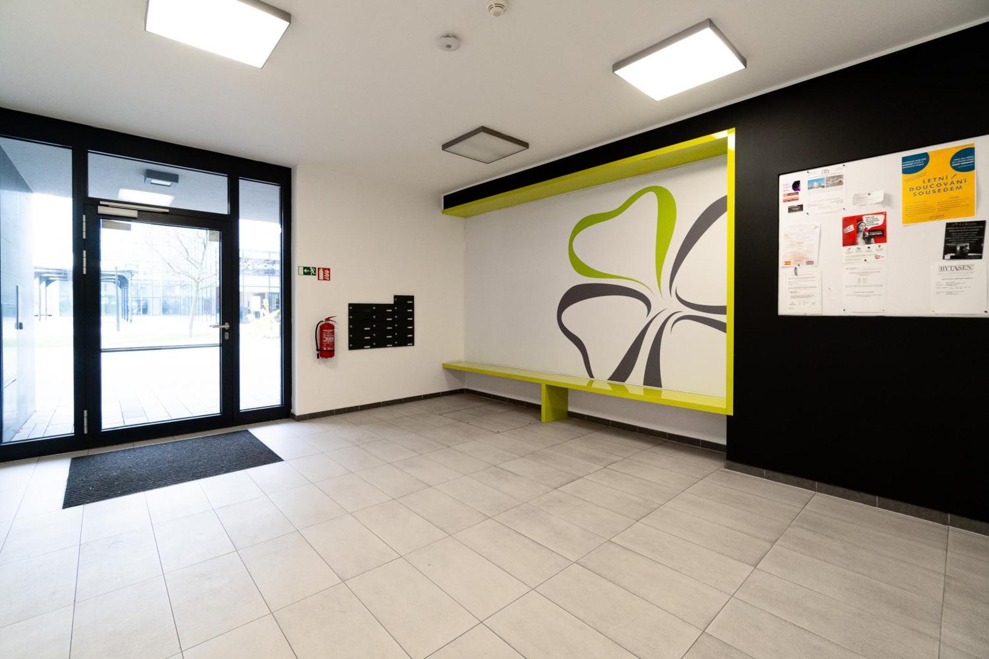 Bnb New Beautiful Apartment In The Center Of Ostrava With Option Garage Parking Exterior foto