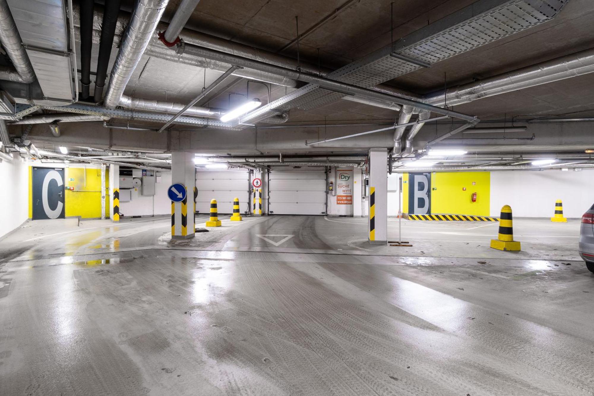Bnb New Beautiful Apartment In The Center Of Ostrava With Option Garage Parking Exterior foto